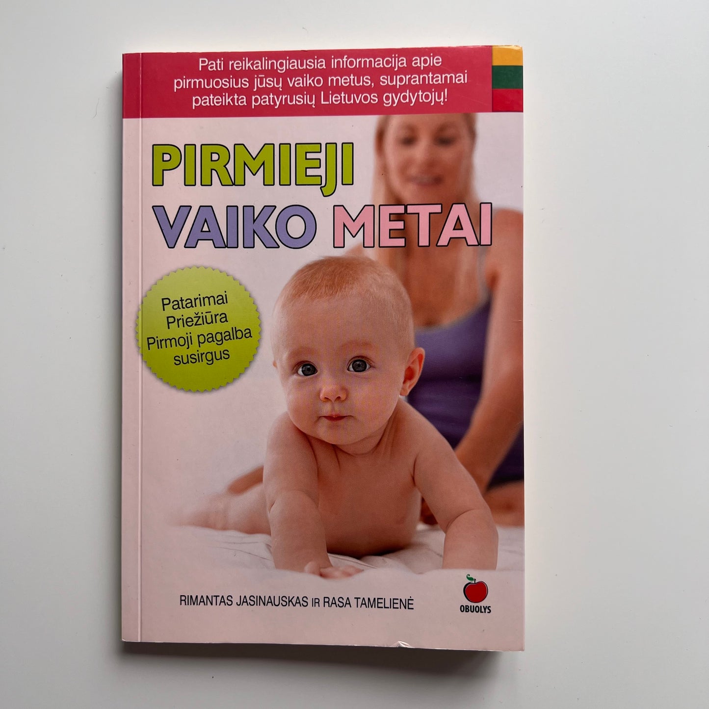 Knyga Pirmieji vaiko metai