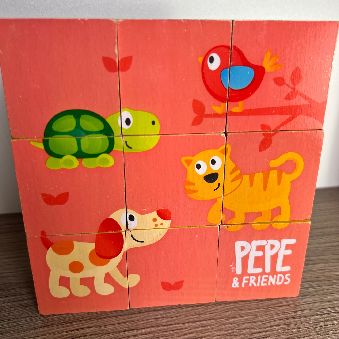 Medinės kaladėlės Pepe and friends, Hape